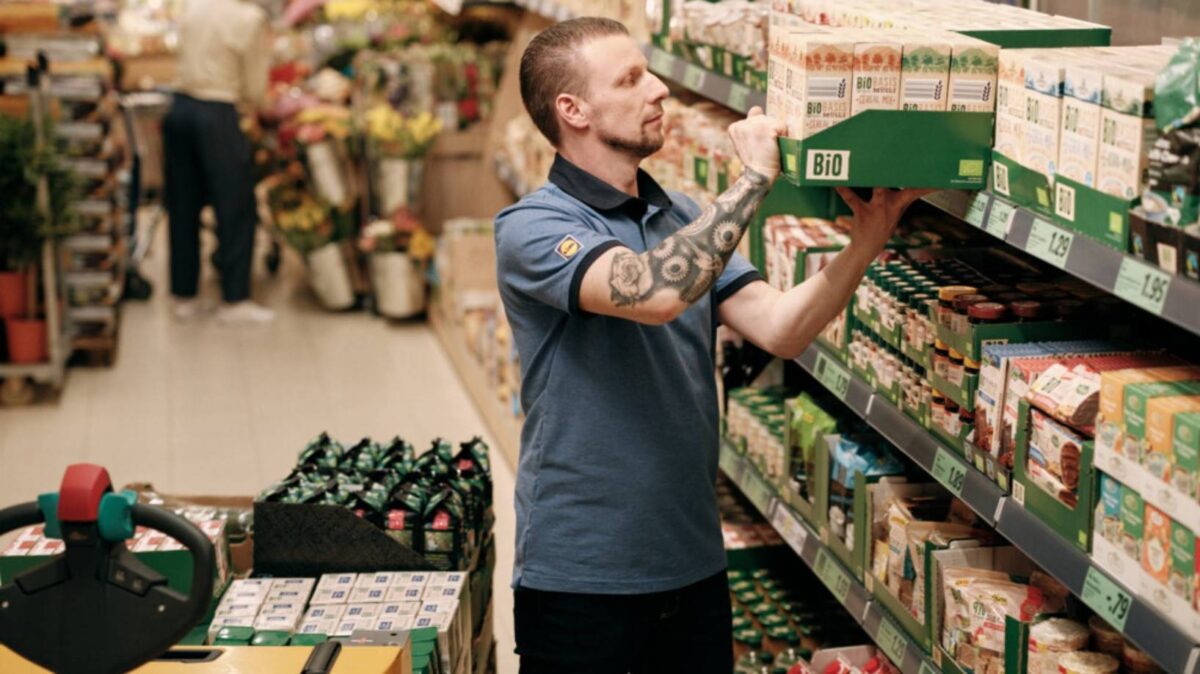 wykladanie towaru w sklepie praca lidl 2026